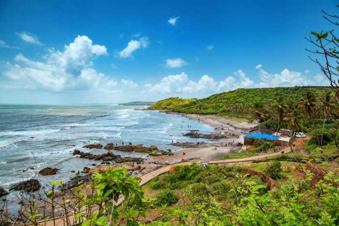 Which is the best area to stay in North Goa?