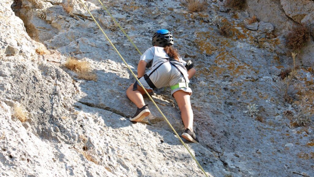 rock climbing in manali